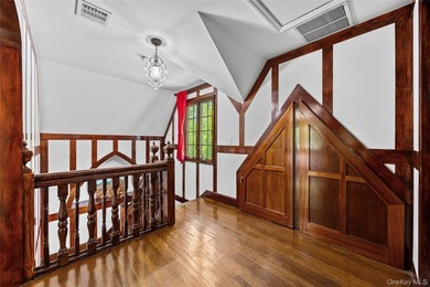 Welcome to 2 Rutland Road, a distinguished English Tudor - photo 27