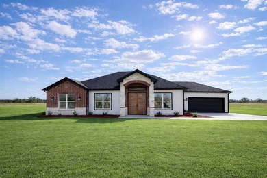 Cedar Creek Lake Home For Sale in Kemp Texas