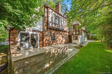 Welcome to 2 Rutland Road, a distinguished English Tudor - photo 39