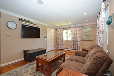 Welcome to this spacious 4-bedroom, 3-bath expanded ranch - photo 5