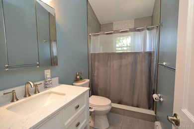 Welcome to this spacious 4-bedroom, 3-bath expanded ranch - photo 9