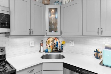 Welcome to your slice of paradise! This beautifully remodeled - photo 6