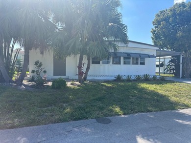 SPACIOUS HOME, VERY WELL MAINTAINED WITH 2 BEDROOMS, 2 BATHS AND - photo 1