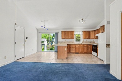 Built in 1999 and lovingly maintained by its original owner - photo 3