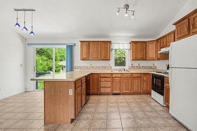 Built in 1999 and lovingly maintained by its original owner - photo 7