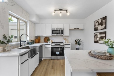 Welcome to this beautifully remodeled 3 bedroom, 1.5 bath - photo 12