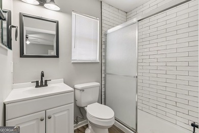 Discover this beautifully updated 3 bedroom, 2 bathroom home - photo 17