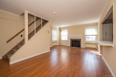 First offering of this custom-built Colonial offering over 3,000 - photo 21