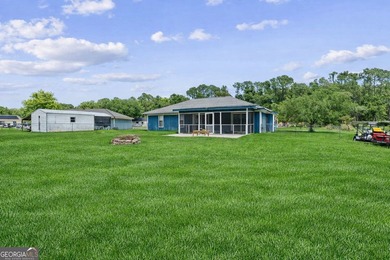 Discover this beautifully updated 3 bedroom, 2 bathroom home - photo 22