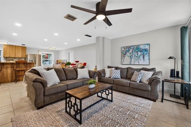 Welcome to this beautifully RENOVATED 4-bedroom, 3-bath home - photo 3
