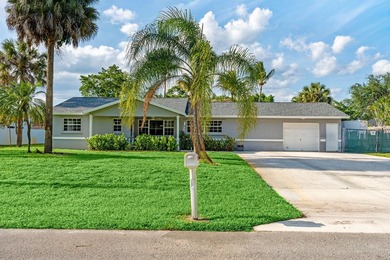 Spacious 4 bedroom, 2 bathroom home, with garage and a versatile - photo 2
