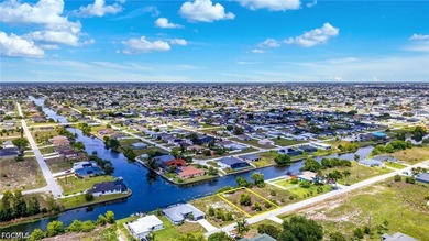 Build your dream home on this beautiful freshwater canal lot - photo 4