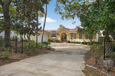 (private lake, pond, coastal) Home For Sale in Ormond Beach Florida