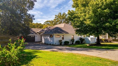 Lakefront home on Lake Hamilton. Loan may be assumable at 2.5% - photo 2