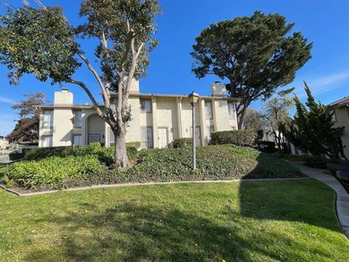 Priced to Sell- 3 Bedroom/2 Bathroom Town Home w/ Potential This - photo 2