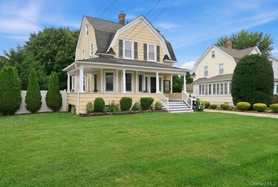 STOP THE CAR! Don't Miss out on this amazing 3 BR 1.5 Bath - photo 2