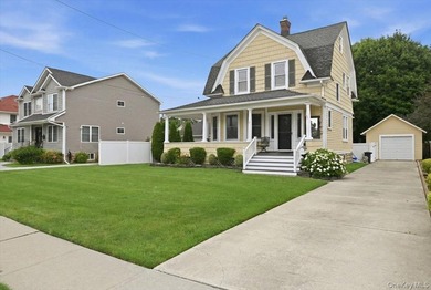 STOP THE CAR! Don't Miss out on this amazing 3 BR 1.5 Bath - photo 3