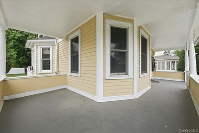 STOP THE CAR! Don't Miss out on this amazing 3 BR 1.5 Bath - photo 4