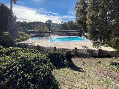 Priced to Sell- 3 Bedroom/2 Bathroom Town Home w/ Potential This - photo 5