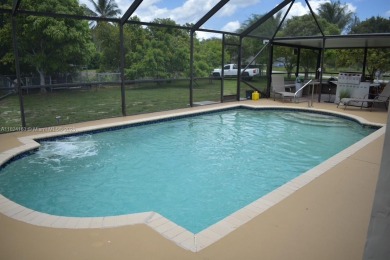 (private lake, pond, creek) Home For Sale in Loxahatchee Florida