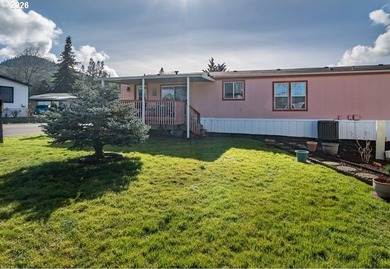 North Umpqua River Home For Sale in Roseburg Oregon