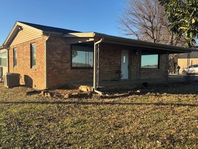 2400 Square foot house on 35 acres. 3 bedrooms 2 bathrooms - photo 3