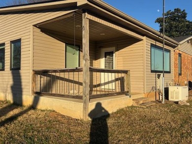 2400 Square foot house on 35 acres. 3 bedrooms 2 bathrooms - photo 4