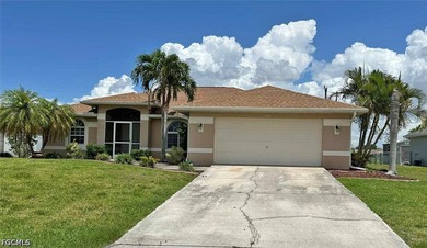 New roof in 2022! Popular open floor plan with 3 bedrooms and a - photo 1