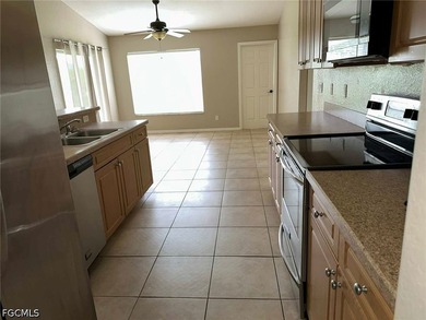New roof in 2022! Popular open floor plan with 3 bedrooms and a - photo 7