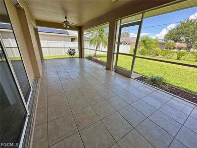 New roof in 2022! Popular open floor plan with 3 bedrooms and a - photo 8