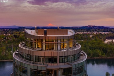 Lake Condo For Sale in Portland, Oregon