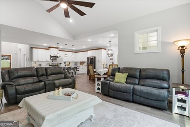 Get ready to fall head over heels for one-story living done - photo 16
