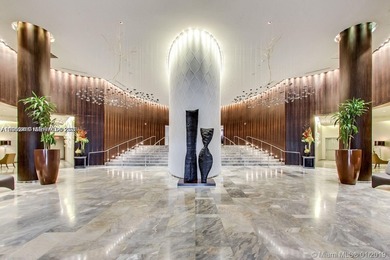 LUXURY OCEAN FRONT BUILDING, TWO SPLIT BEDROOMS PLUS  DEN AS A