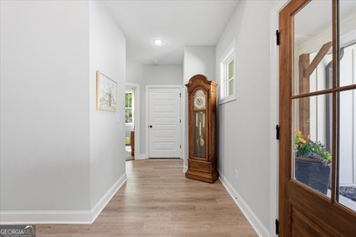 Get ready to fall head over heels for one-story living done - photo 26