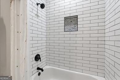 Get ready to fall head over heels for one-story living done - photo 32