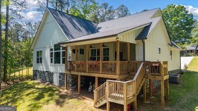 Get ready to fall head over heels for one-story living done - photo 41