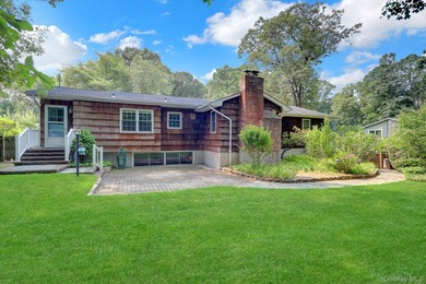Welcome to this beautifully maintained cedar and brick-sided - photo 4