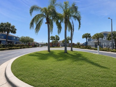 Welcome Home! Move-in ready and beautifully sunlit townhome in - photo 3