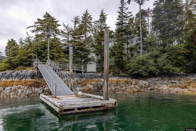 Unwind in your private Alaskan paradise on Big Gull Island! This - photo 2