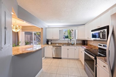 Beautifully updated townhome in the gated community of Discover - photo 3