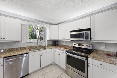 Beautifully updated townhome in the gated community of Discover - photo 10