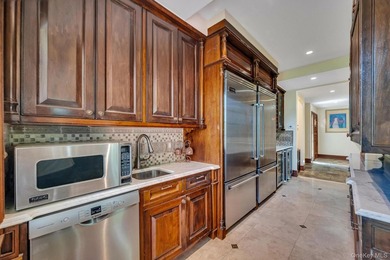 Exceptional brick estate offering 9,023 sq ft of refined living - photo 15