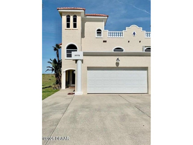 Gorgeous Ocean Front with 3 Beds, 2.1 baths, 2 car garage & NO - photo 3