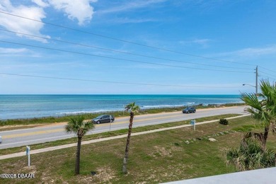 Gorgeous Ocean Front with 3 Beds, 2.1 baths, 2 car garage & NO - photo 5