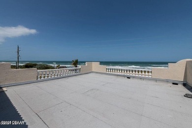 Gorgeous Ocean Front with 3 Beds, 2.1 baths, 2 car garage & NO - photo 8