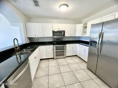 Gorgeous Ocean Front with 3 Beds, 2.1 baths, 2 car garage & NO - photo 10