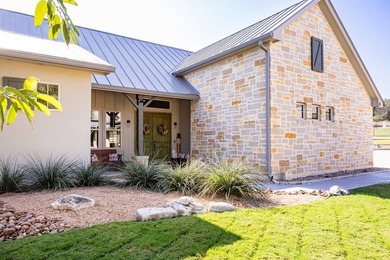 Lovely stand alone German Cottage in Comanche Trace with no - photo 1