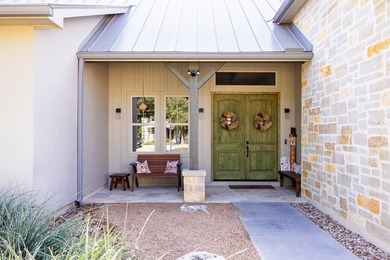 Lovely stand alone German Cottage in Comanche Trace with no - photo 3