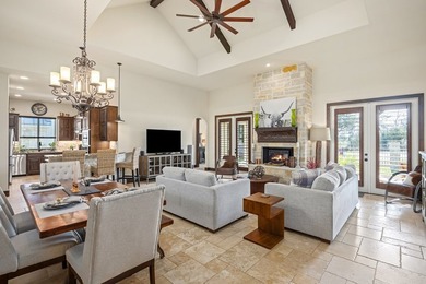Lovely stand alone German Cottage in Comanche Trace with no - photo 4