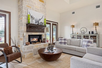 Lovely stand alone German Cottage in Comanche Trace with no - photo 6